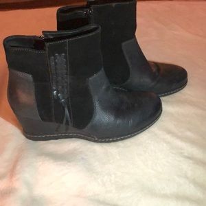 Earth Hilltopper wedge bootie
